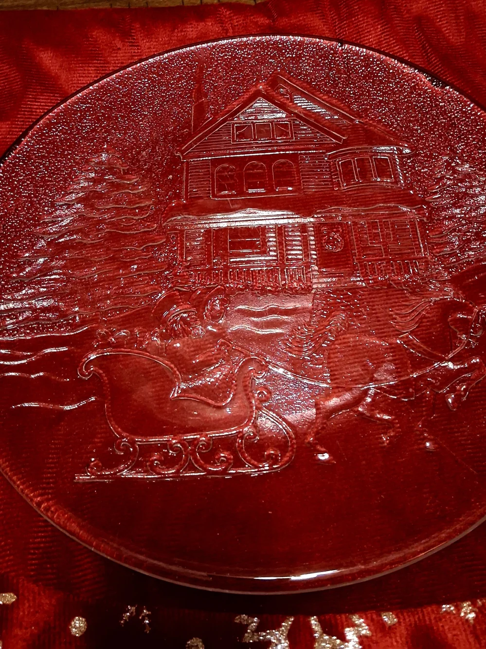 Clear Glass Holiday Plate with Sleigh Scene